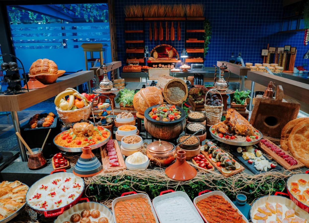 Mercure Trabzon Hotel Exterior foto A buffet at a hotel