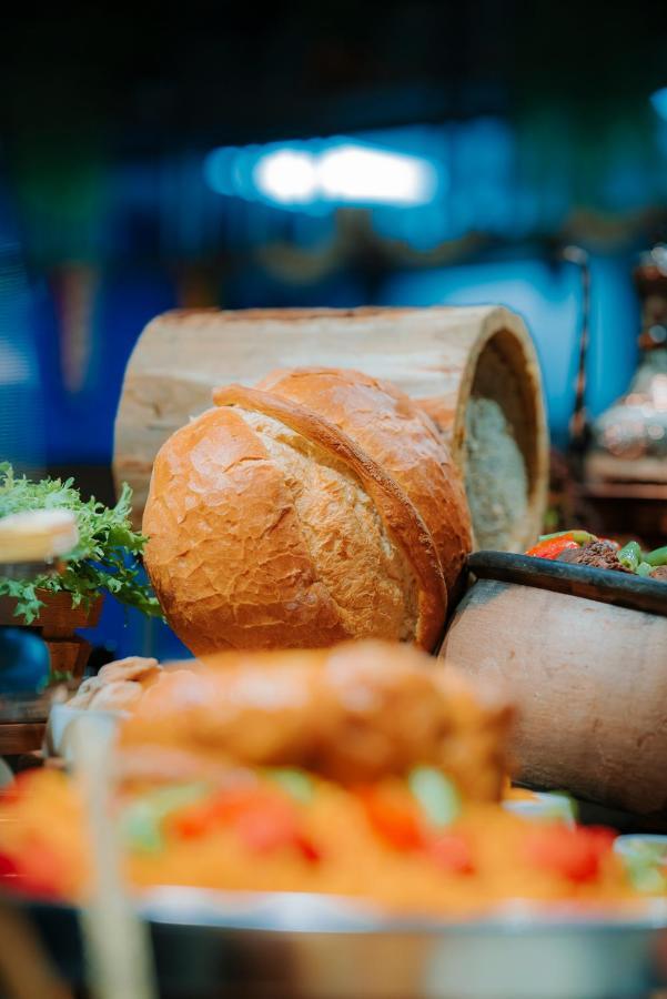 Mercure Trabzon Hotel Exterior foto A loaf of bread